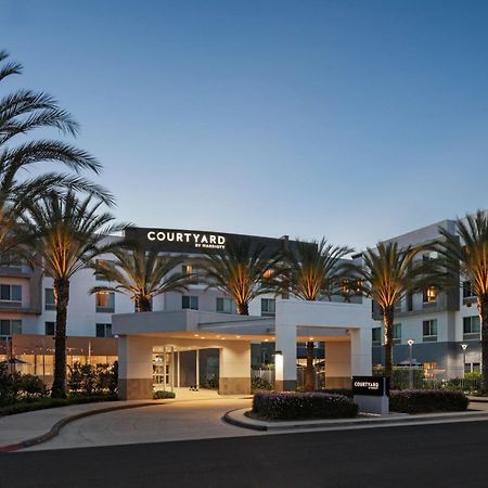Courtyard Long Beach Airport Bagian luar foto