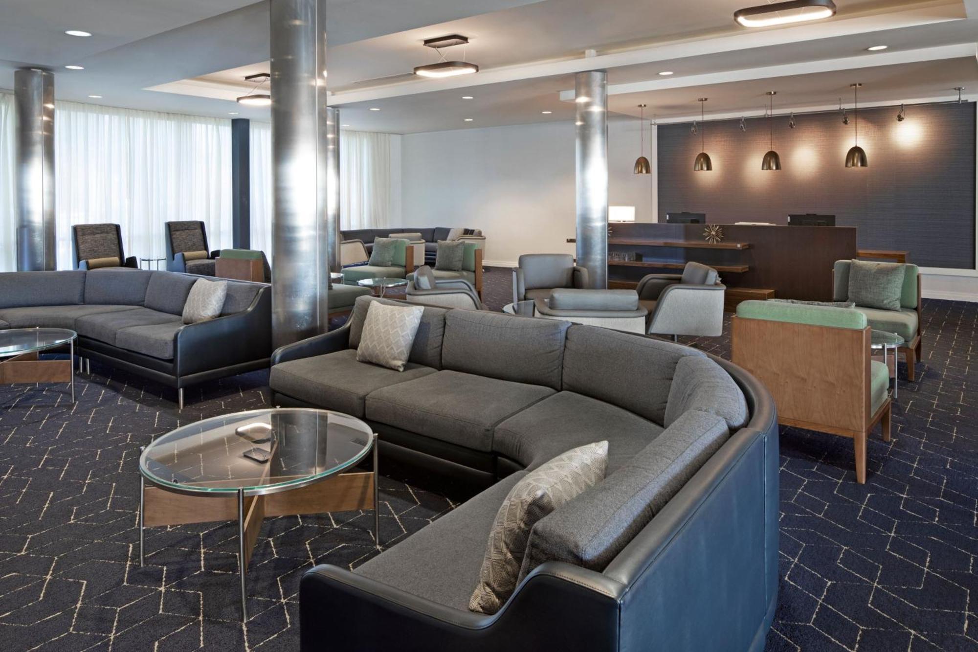 Courtyard Long Beach Airport Bagian luar foto